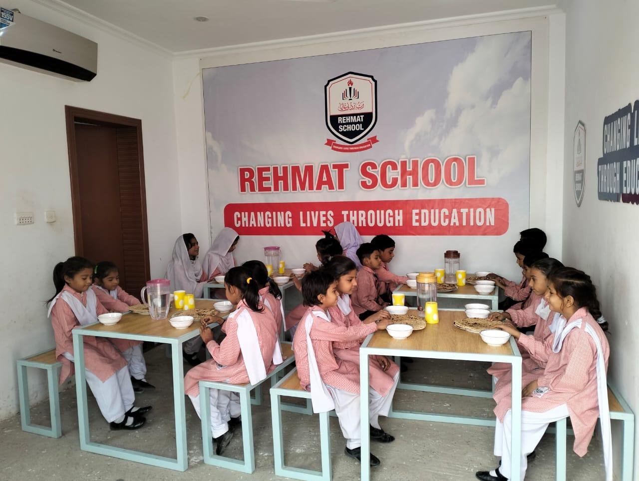 Rehmat School Launches Free Meals