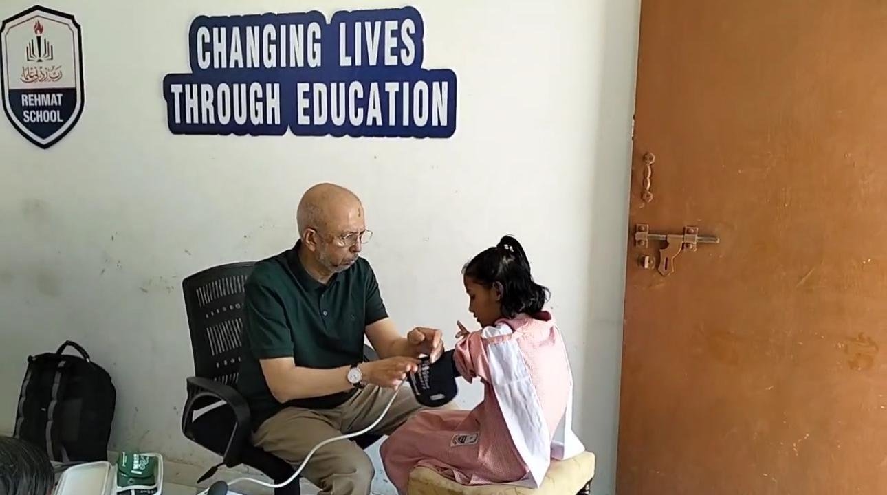 UK Child Specialist Visits Rehmat School for Health Check-Ups